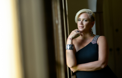 Lauren Mitchell @ BOP STOP