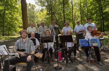 The Tischler Klezmer Orchestra @ BOP STOP