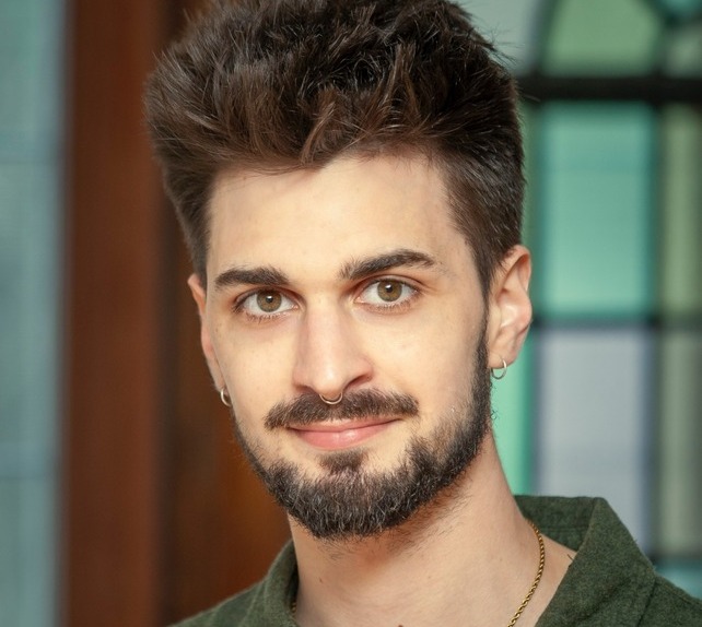 Headshotsmall